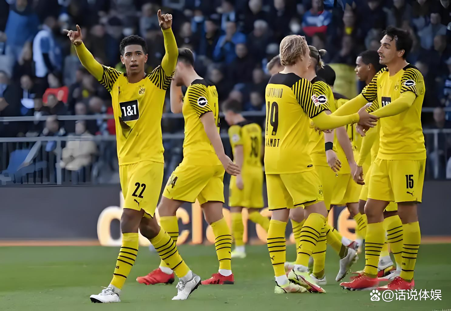 爱游戏娱乐-赛前皇家社会备战德甲，防线松动细节曝光，赛场秩序良好，身体对抗强度拉满的简单介绍